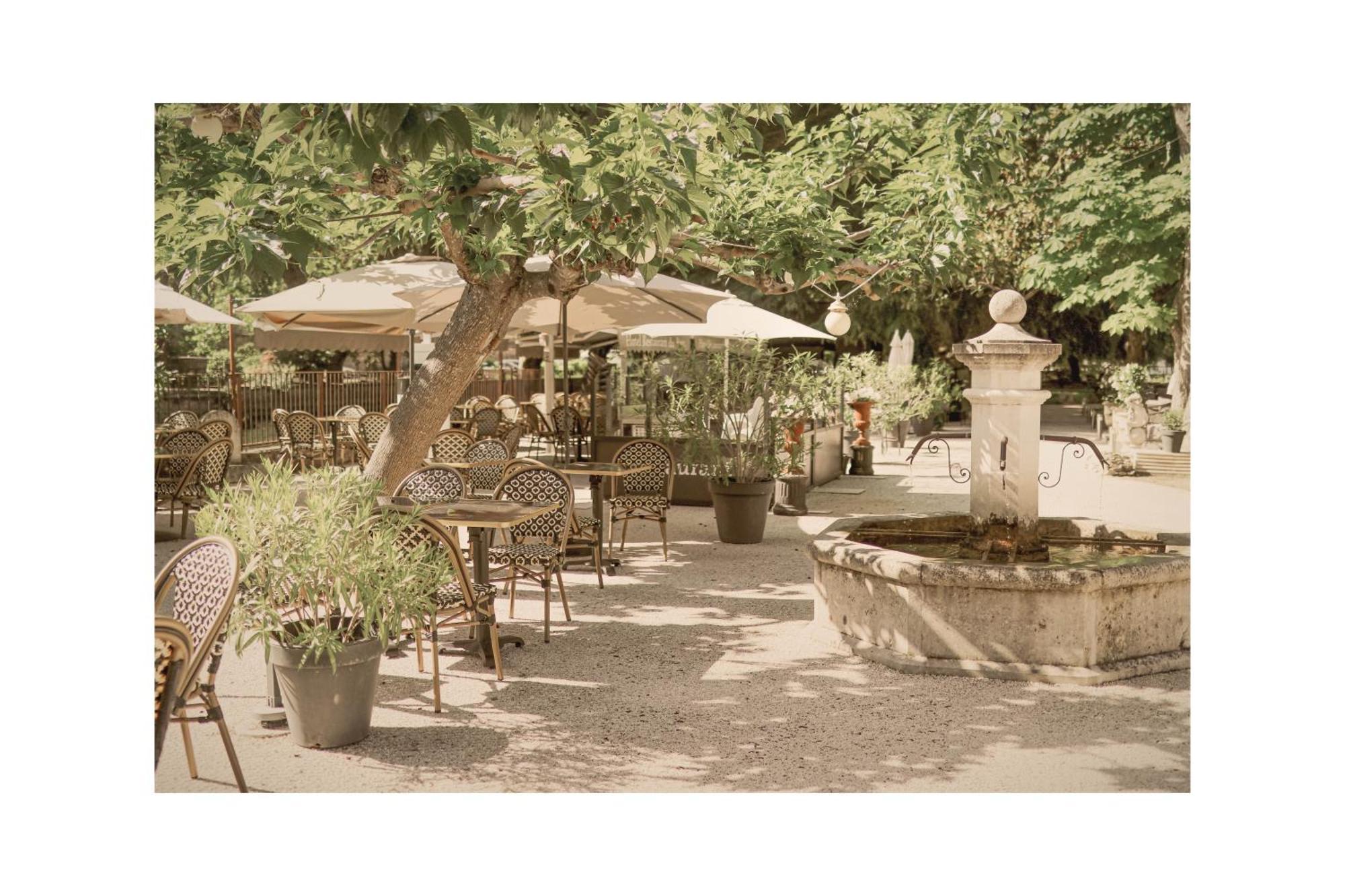 Hotel Restaurant Du Parc En Bord De Riviere Fontaine-de-Vaucluse Esterno foto
