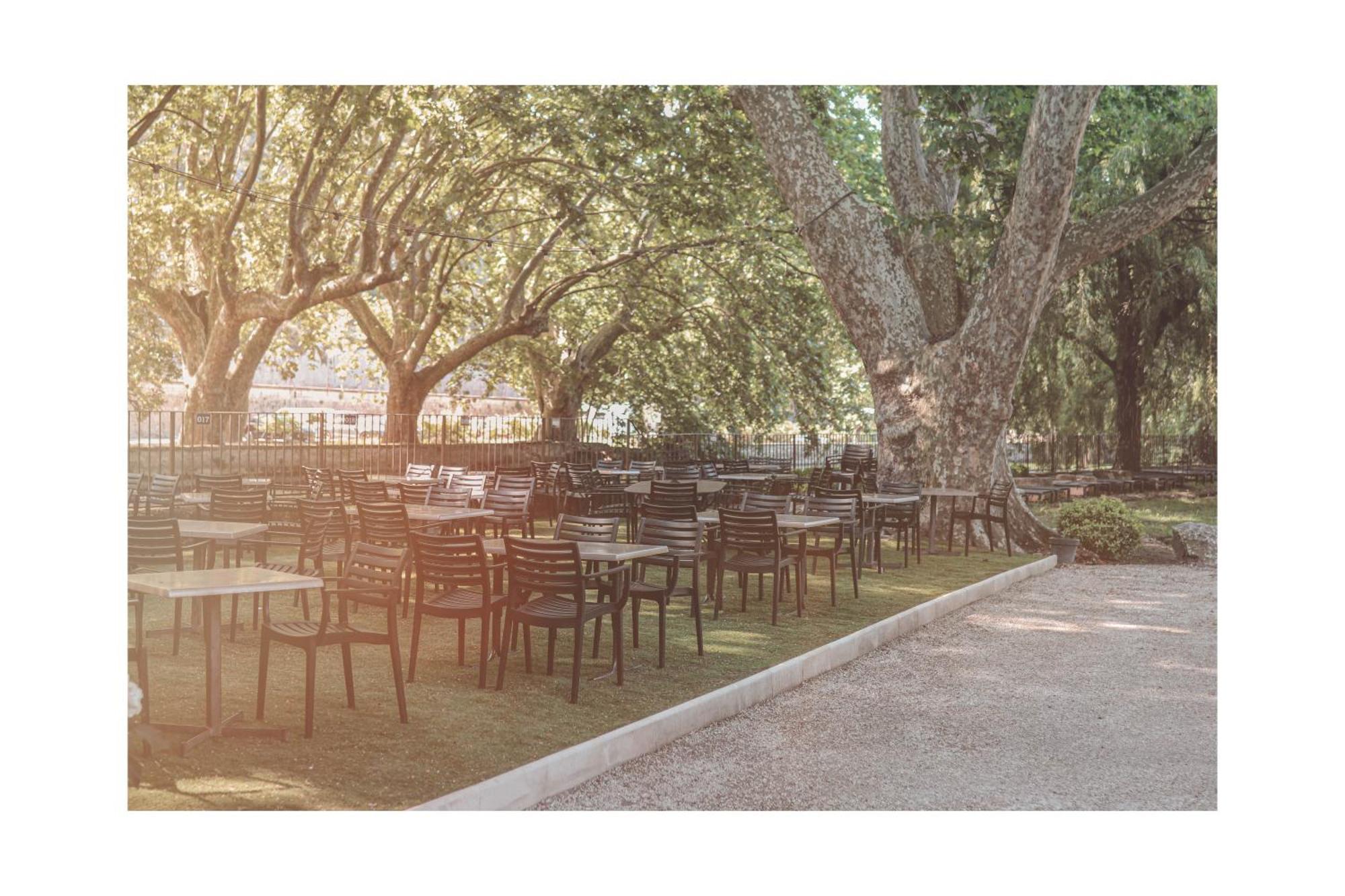 Hotel Restaurant Du Parc En Bord De Riviere Fontaine-de-Vaucluse Esterno foto