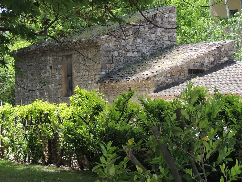 Hotel Restaurant Du Parc En Bord De Riviere Fontaine-de-Vaucluse Esterno foto