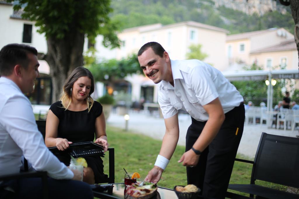 Hotel Restaurant Du Parc En Bord De Riviere Fontaine-de-Vaucluse Esterno foto
