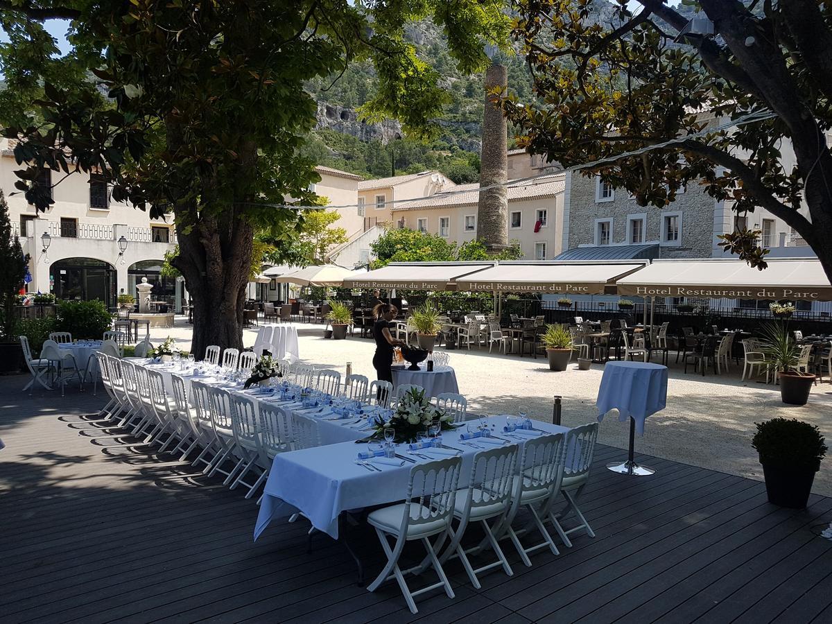 Hotel Restaurant Du Parc En Bord De Riviere Fontaine-de-Vaucluse Esterno foto